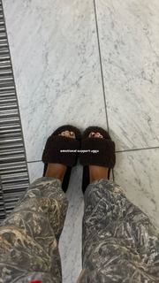 Megan Moroney feet photo thumbnail