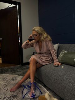 Megan Moroney feet photo thumbnail