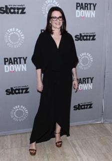 Megan Mullally feet photo thumbnail