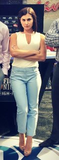Megan Olivi feet photo thumbnail