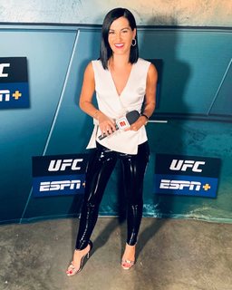 Megan Olivi feet photo thumbnail