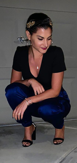 Megan Olivi feet photo thumbnail