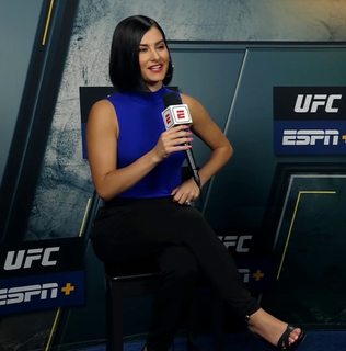 Megan Olivi feet photo thumbnail