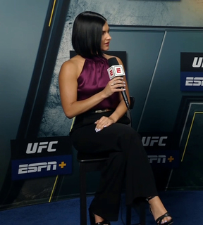 Megan Olivi feet photo thumbnail