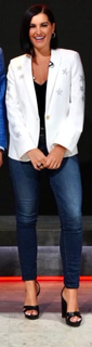 Megan Olivi feet photo thumbnail