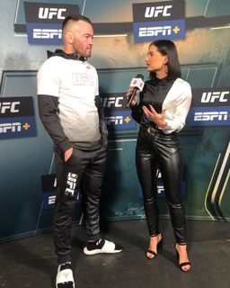 Megan Olivi feet photo thumbnail