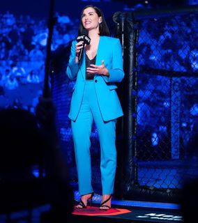 Megan Olivi feet photo thumbnail