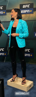 Megan Olivi feet photo thumbnail