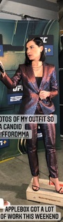 Megan Olivi feet photo thumbnail