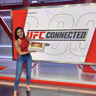 Megan Olivi feet photo thumbnail