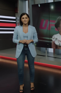 Megan Olivi feet photo thumbnail