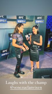 Megan Olivi feet photo thumbnail