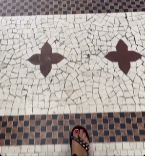 Megan Olivi feet photo thumbnail