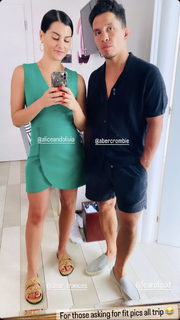 Megan Olivi feet photo thumbnail