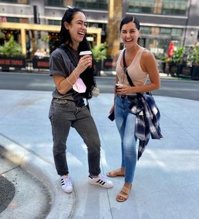 Megan Olivi feet photo thumbnail