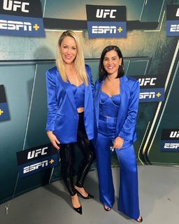 Megan Olivi feet photo thumbnail