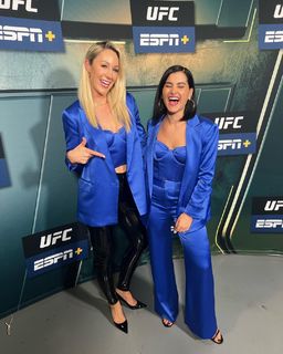 Megan Olivi feet photo thumbnail