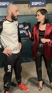 Megan Olivi feet photo thumbnail