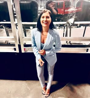 Megan Olivi feet photo thumbnail