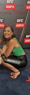 Megan Olivi feet photo thumbnail