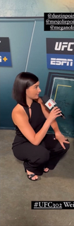 Megan Olivi feet photo thumbnail