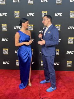 Megan Olivi feet photo thumbnail