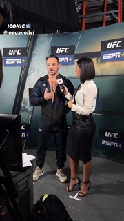 Megan Olivi feet photo thumbnail