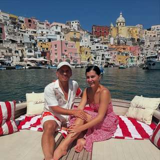 Megan Olivi feet photo thumbnail