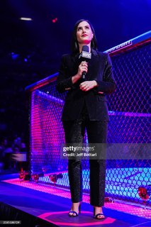 Megan Olivi feet photo thumbnail