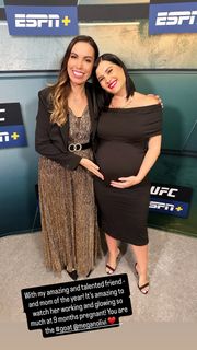 Megan Olivi feet photo thumbnail
