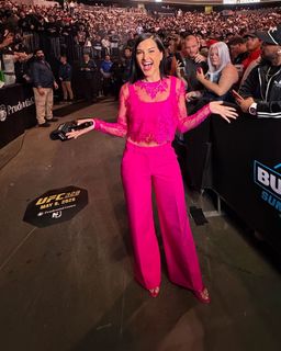 Megan Olivi feet photo 13