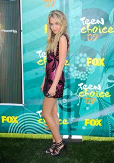 Megan Park feet photo thumbnail