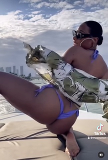 Megan Thee Stallion feet photo thumbnail