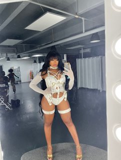 Megan Thee Stallion feet photo thumbnail