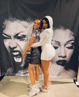Megan Thee Stallion feet photo thumbnail