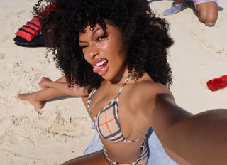 Megan Thee Stallion feet photo thumbnail