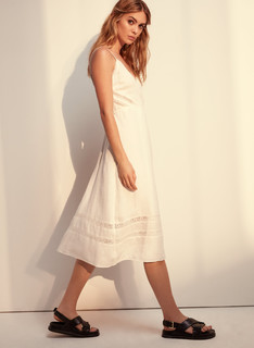 Megan Williams feet photo 6