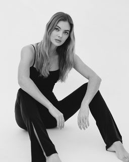 Megan Williams feet photo 12