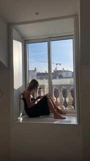 Megan Williams feet photo 3