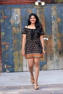 Megha Akash feet photo 8
