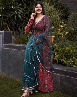 Megha Akash feet photo 15