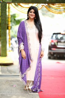 Megha Akash feet photo 17