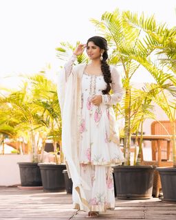 Megha Akash feet photo 15