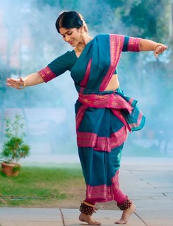 Megha Akash feet photo 14