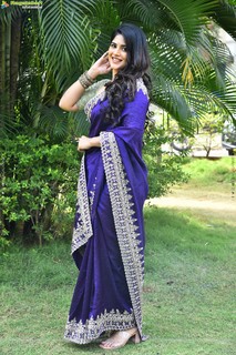 Megha Akash feet photo 2