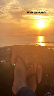 Megha Gupta feet photo thumbnail