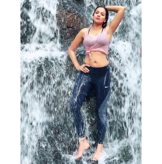 Megha Gupta feet photo thumbnail