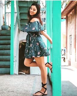 Megha Gupta feet photo thumbnail