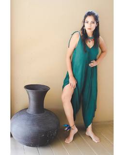 Megha Gupta feet photo thumbnail