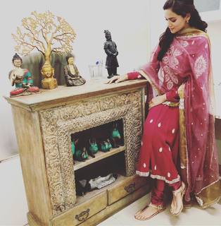 Megha Gupta feet photo thumbnail